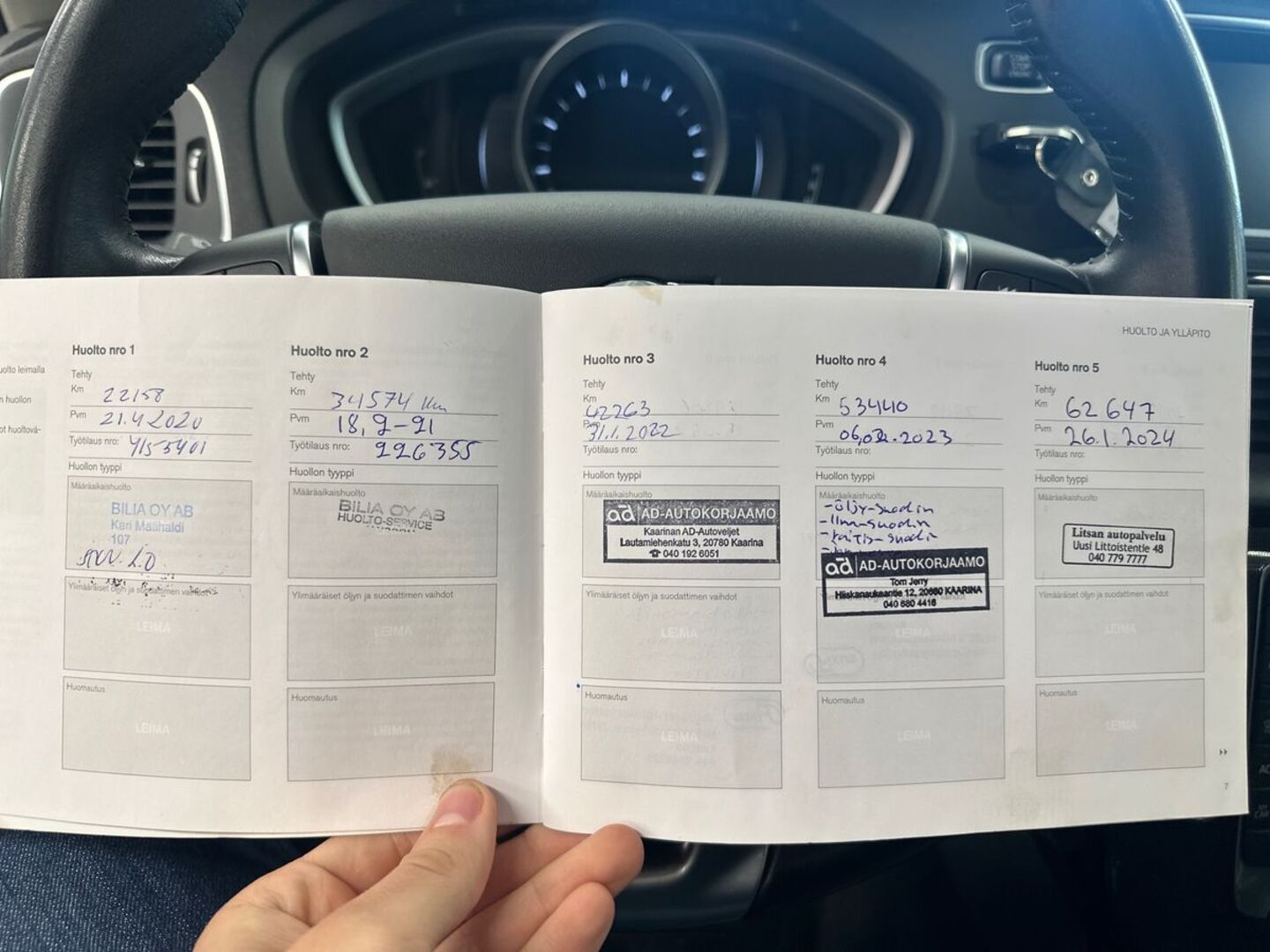 VOLVO V40 2019
