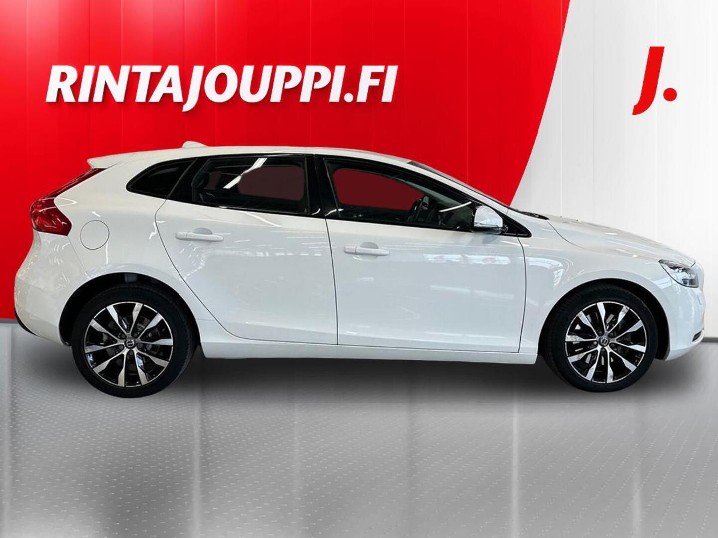 VOLVO V40 2019