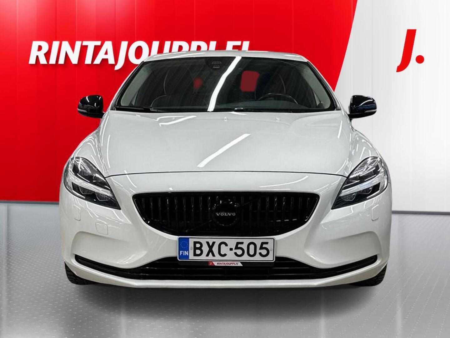 VOLVO V40 2019