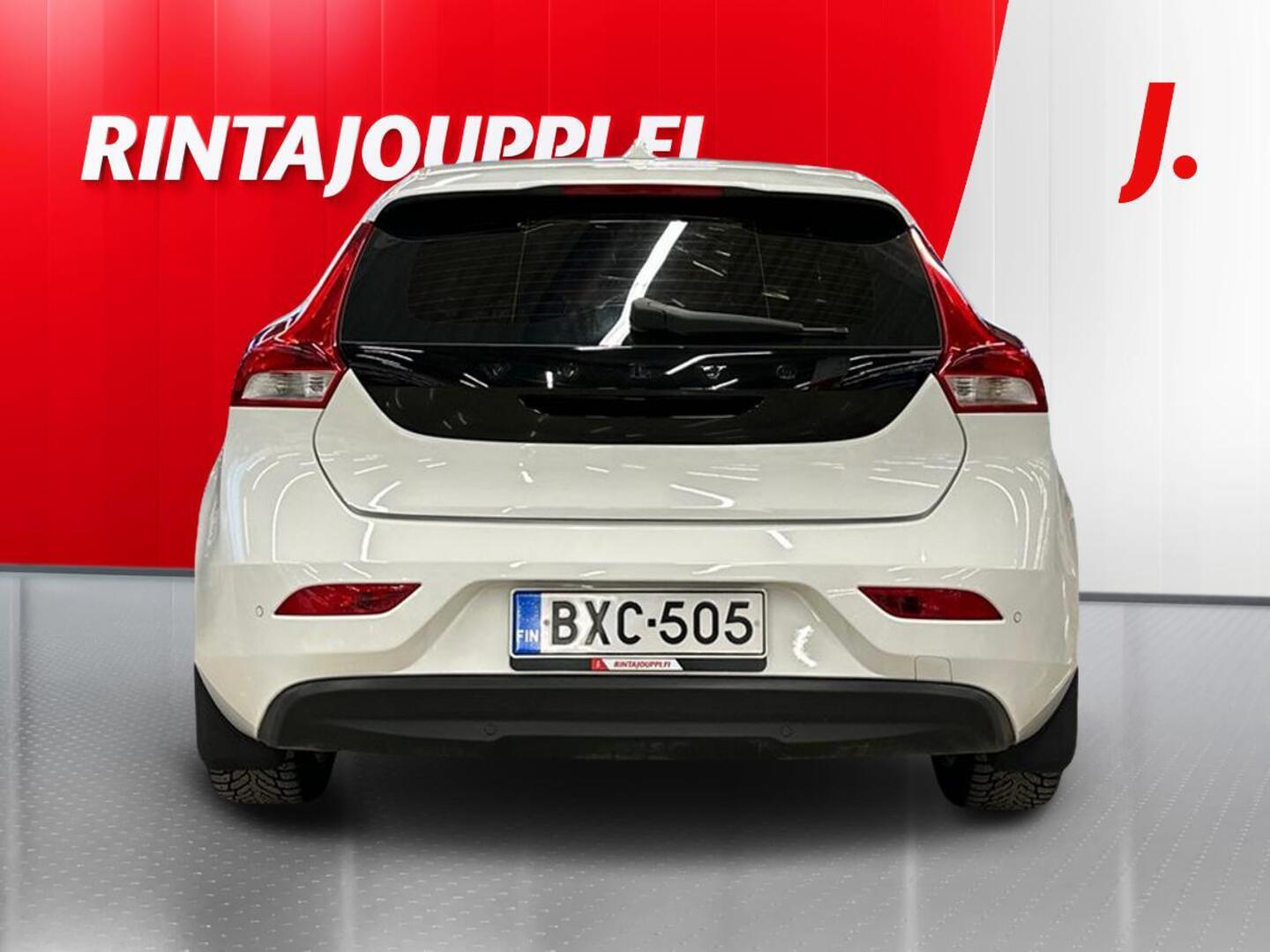VOLVO V40 2019