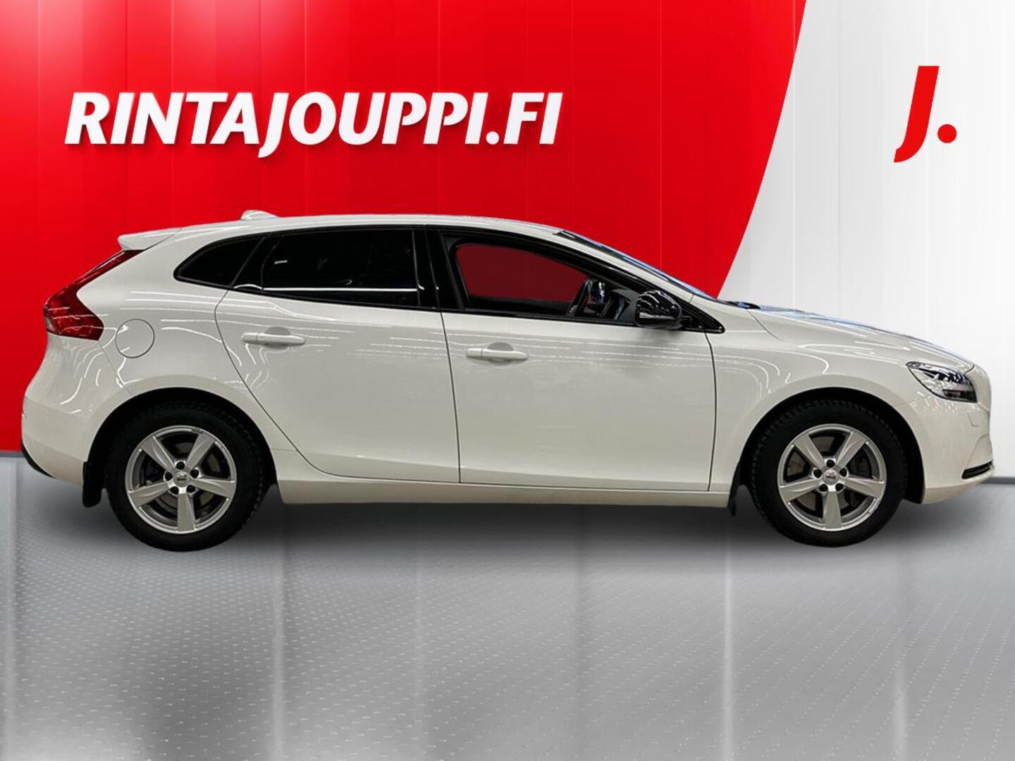 VOLVO V40 2019