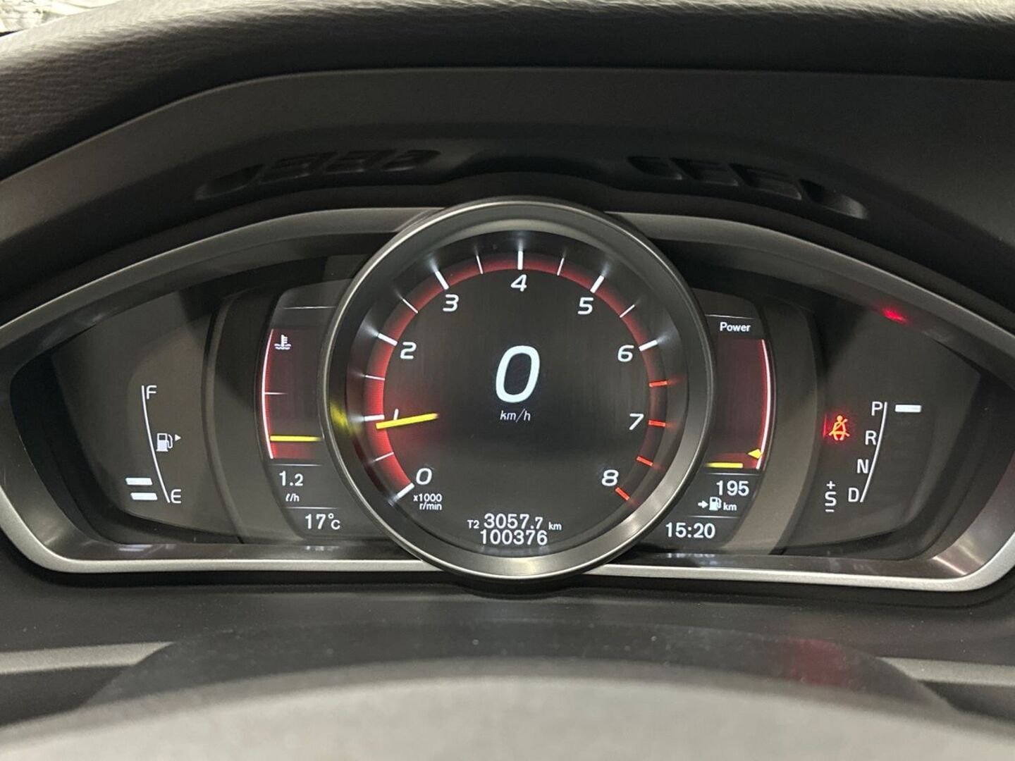 VOLVO V40 2019