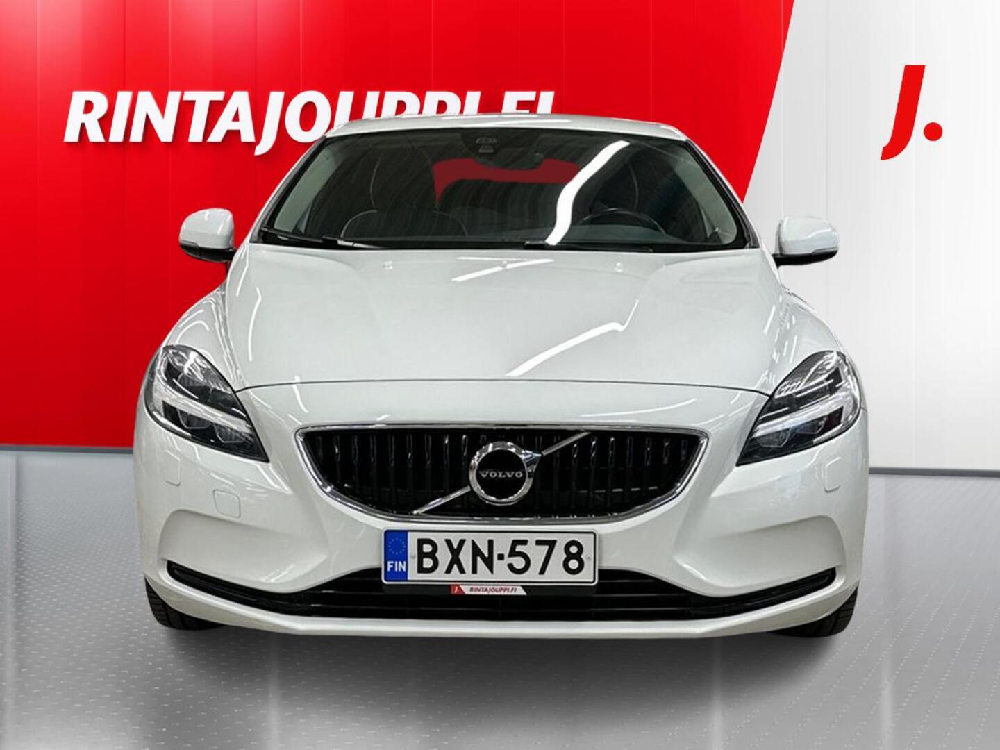 VOLVO V40 2019