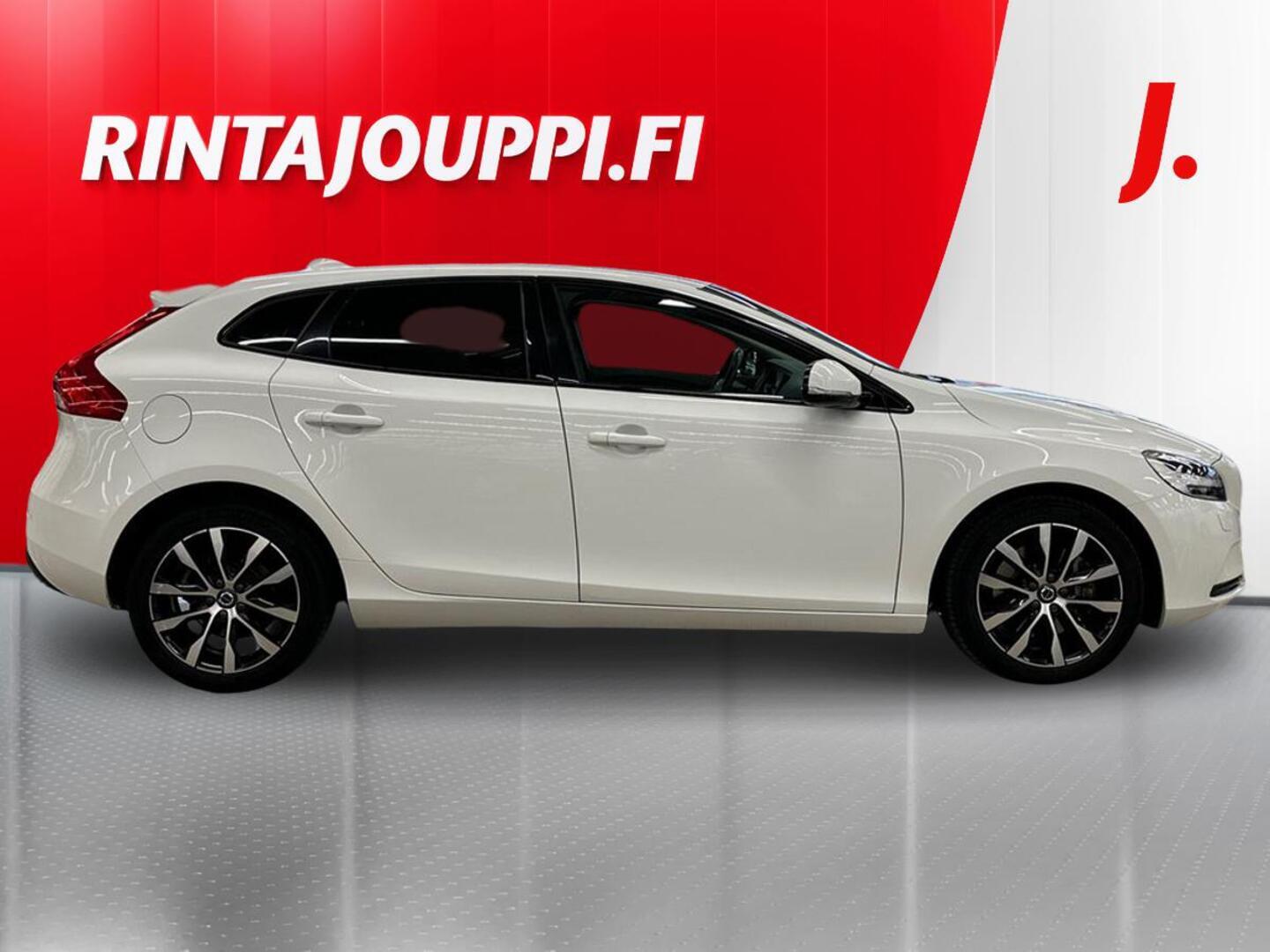 VOLVO V40 2019