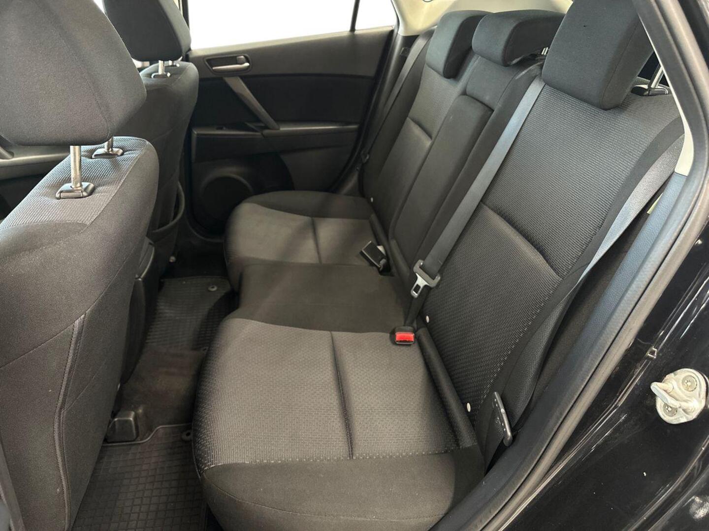 MAZDA Mazda3 2010