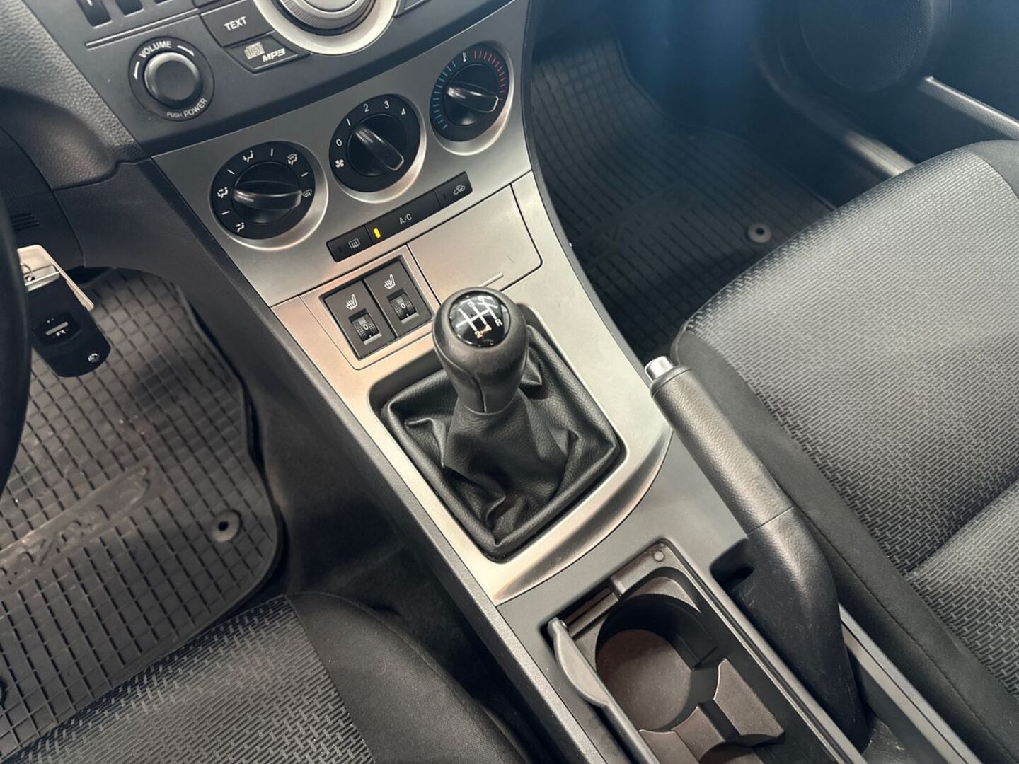 MAZDA Mazda3 2010