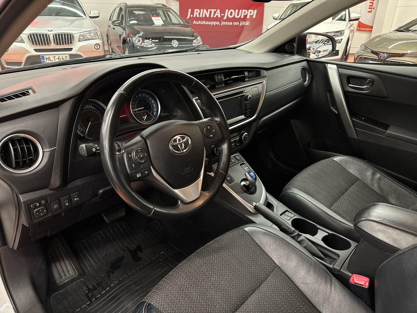 TOYOTA Auris 2013