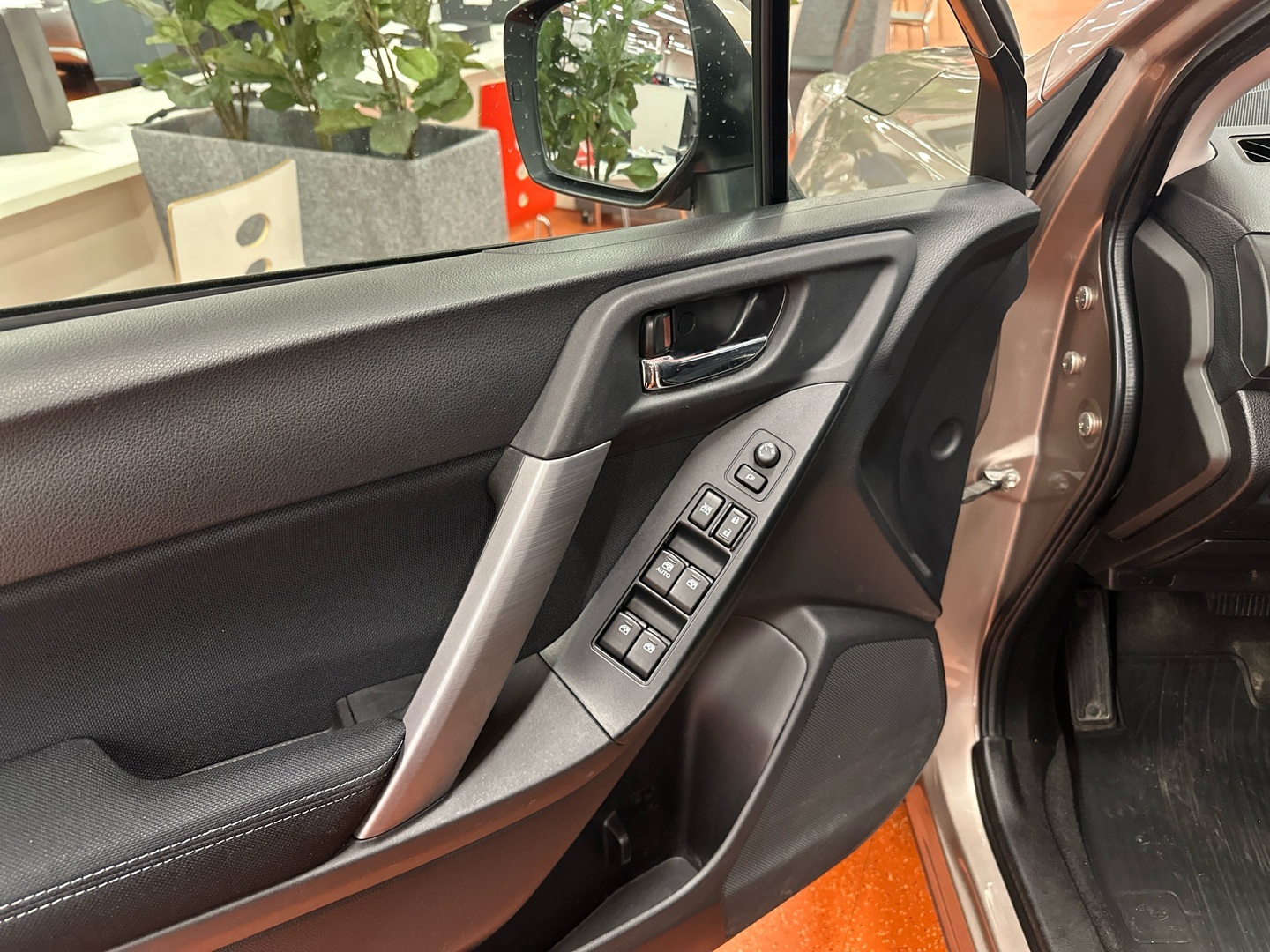 SUBARU Forester 2014