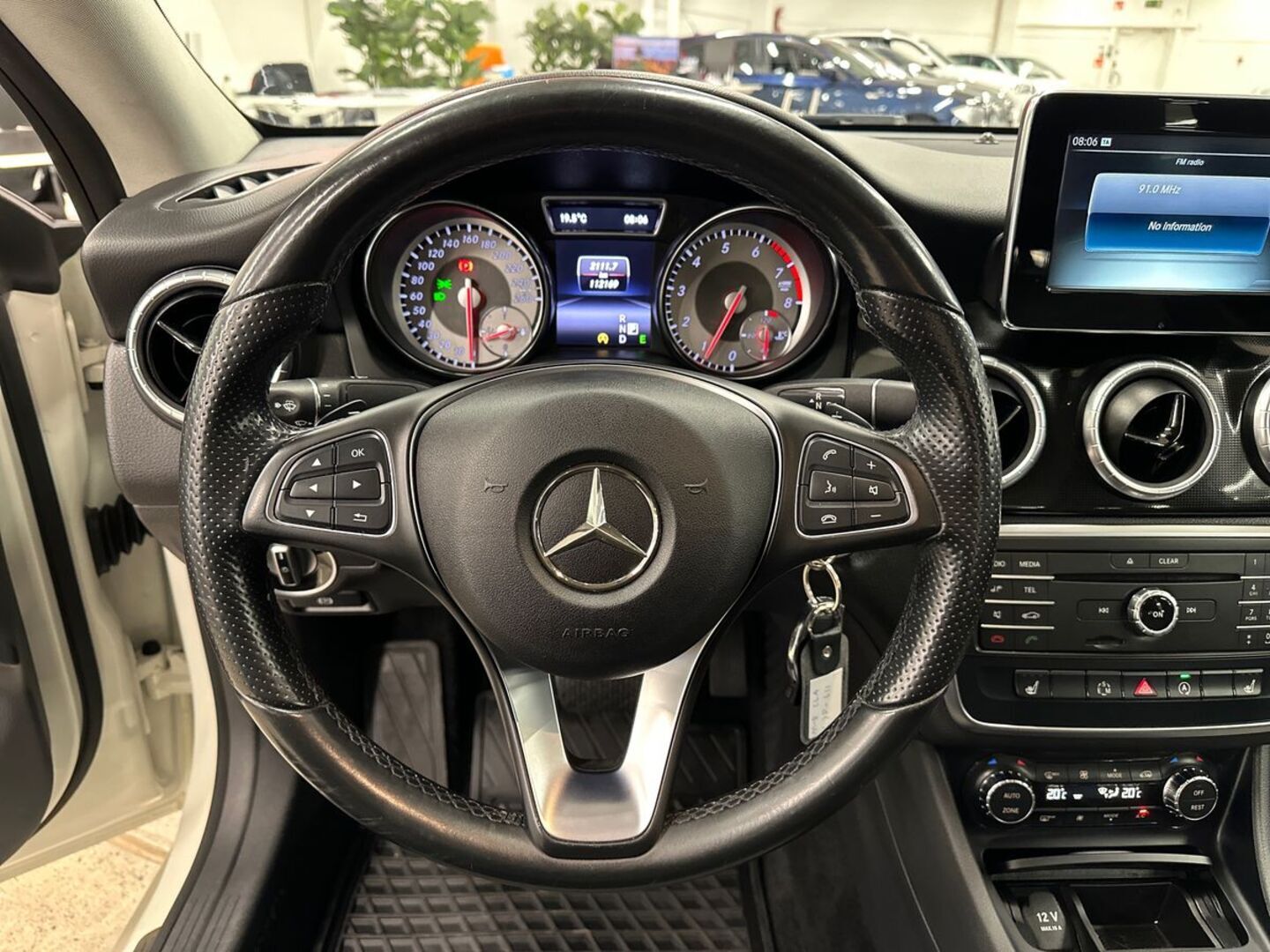 MERCEDES-BENZ CLA 2015