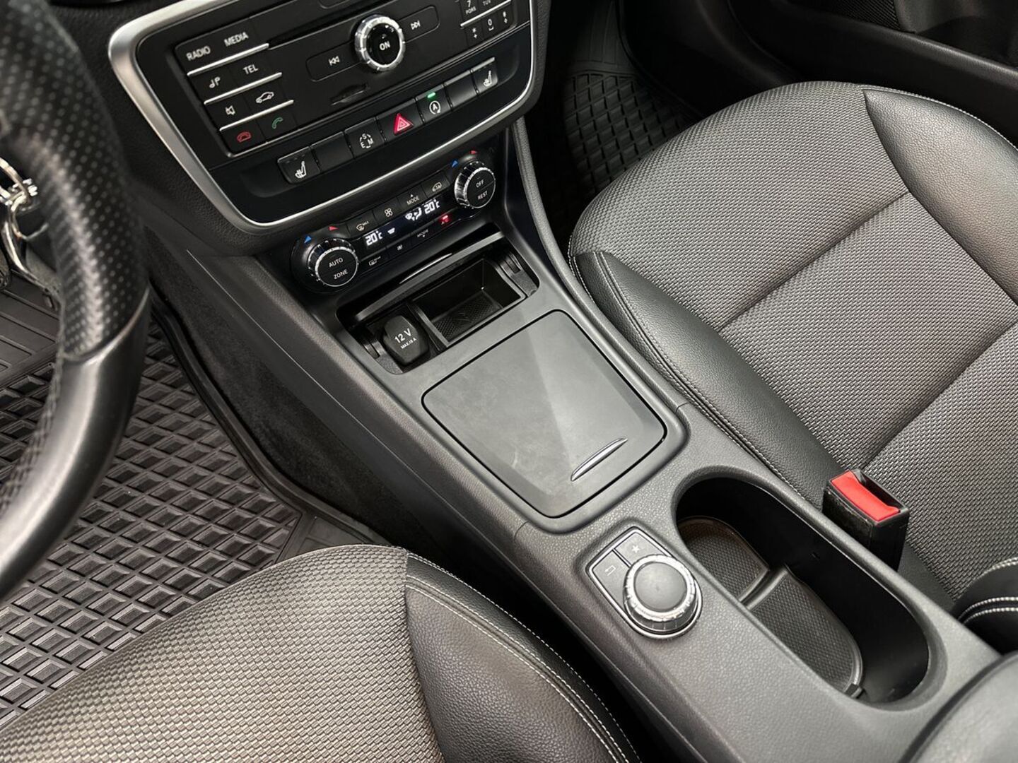 MERCEDES-BENZ CLA 2015