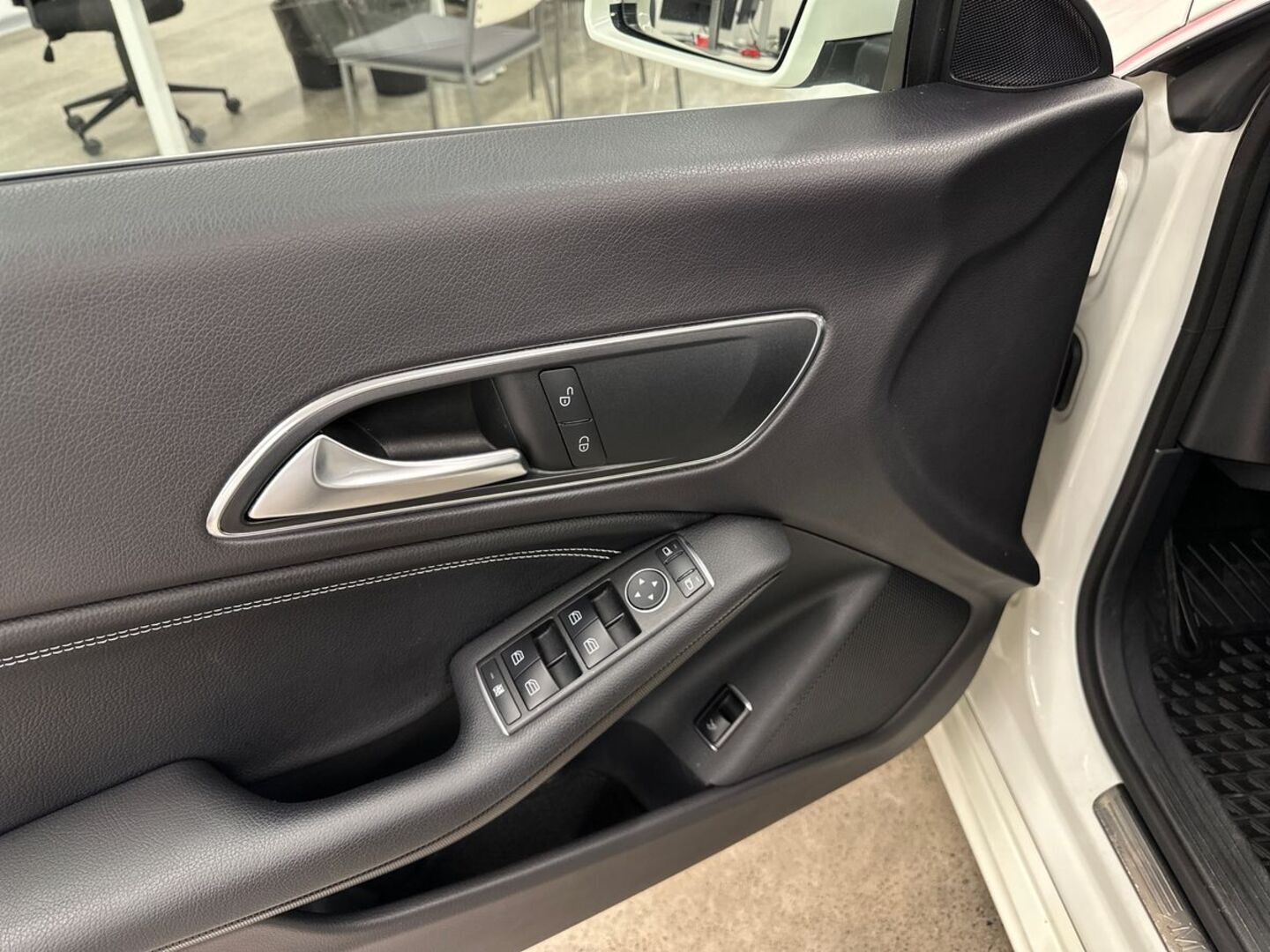 MERCEDES-BENZ CLA 2015