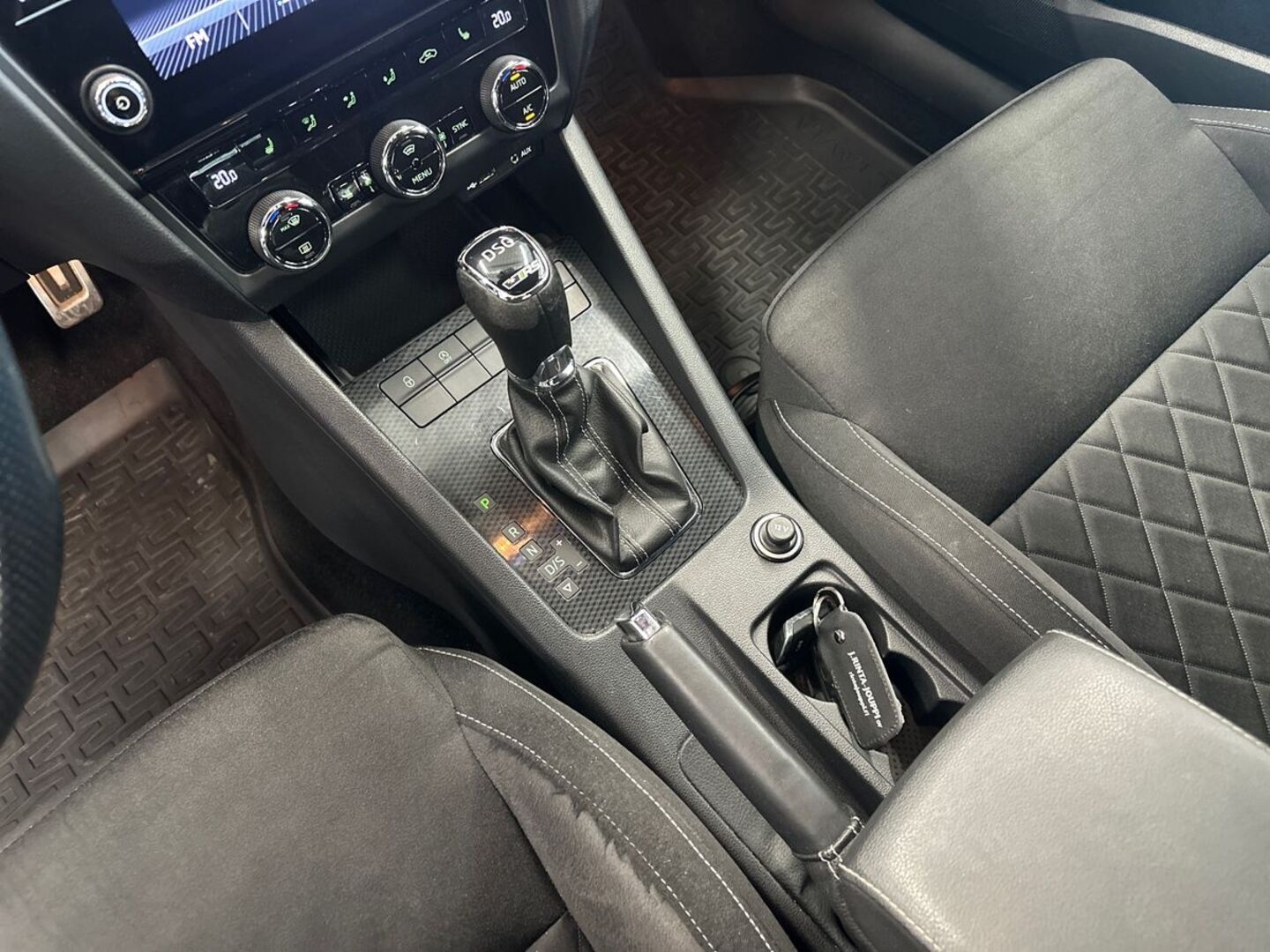 SKODA Octavia 12
