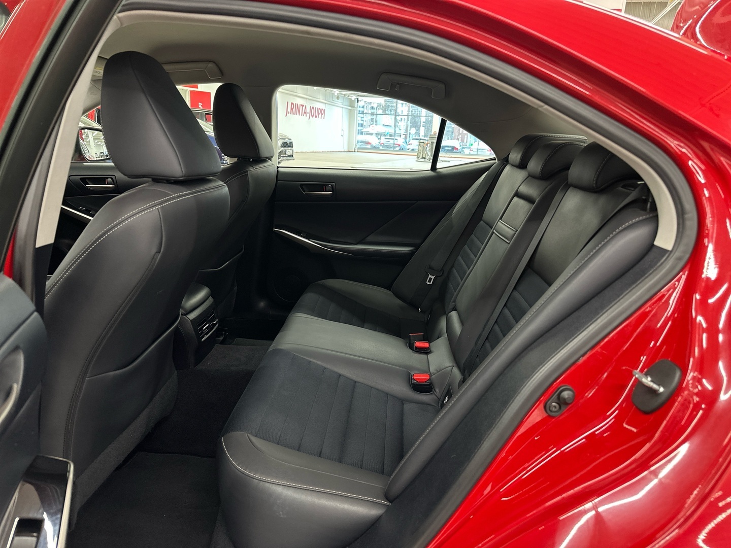 LEXUS IS 2018