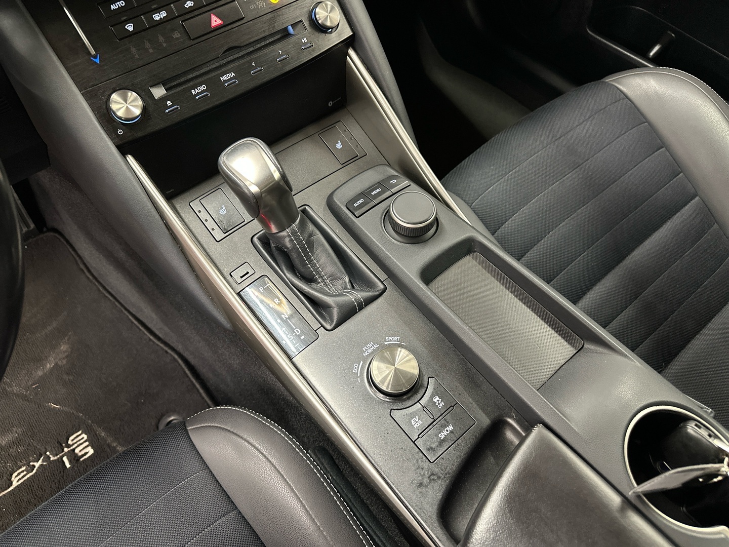 LEXUS IS 2018