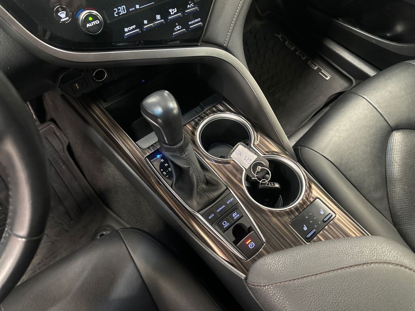 TOYOTA Camry 18