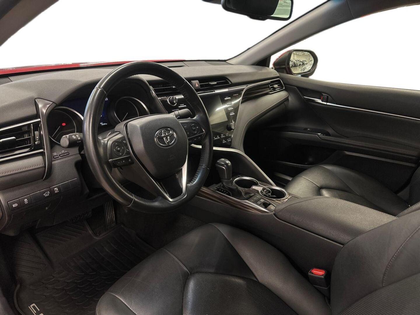 TOYOTA Camry 7