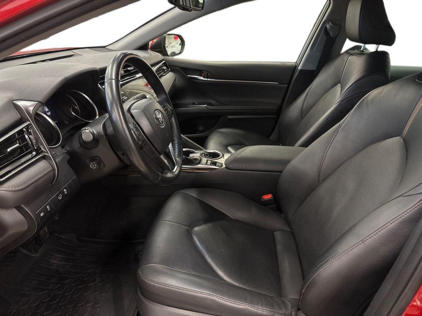 TOYOTA Camry 9