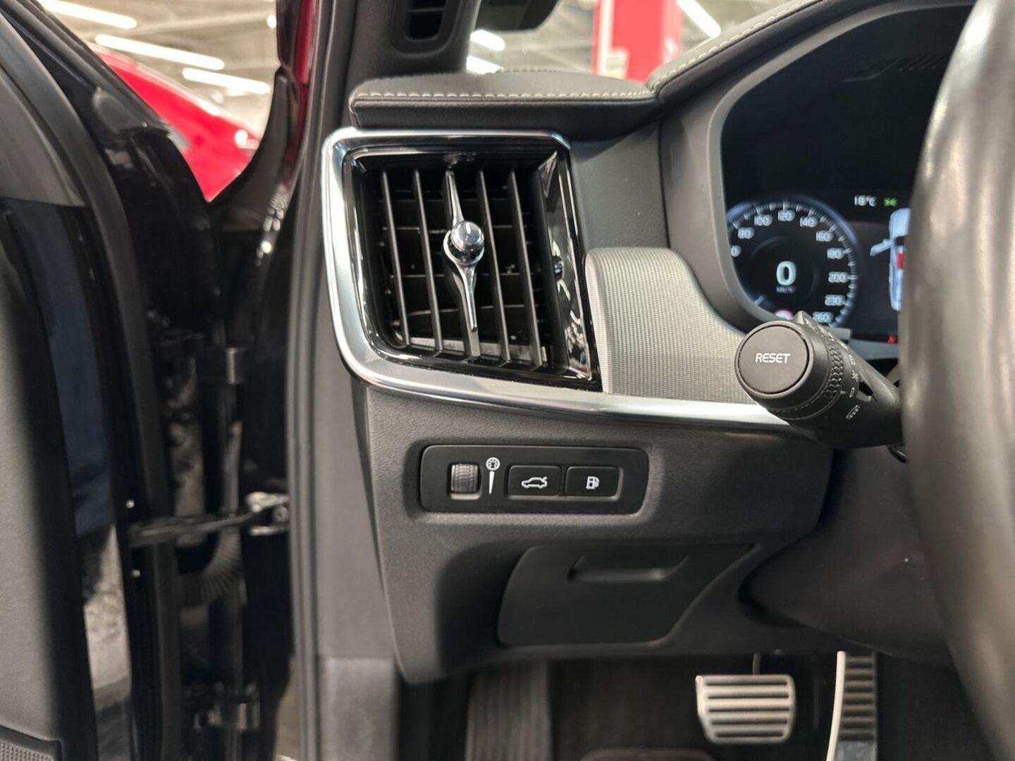 VOLVO S90 2021