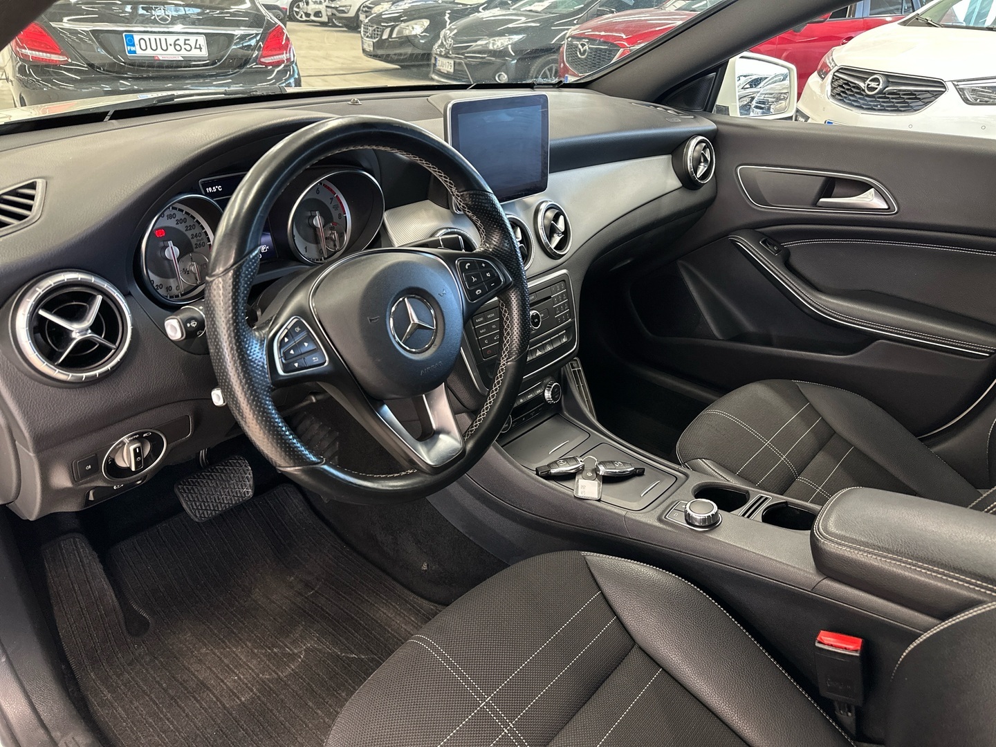 MERCEDES-BENZ CLA 2015
