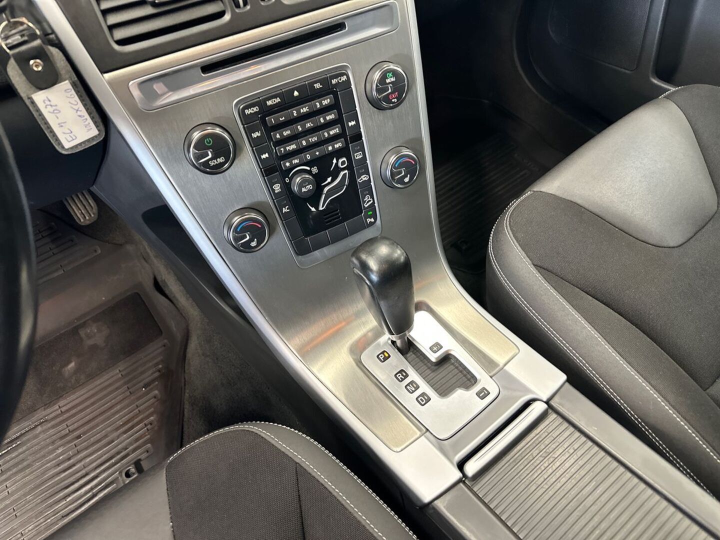 VOLVO XC60 2011