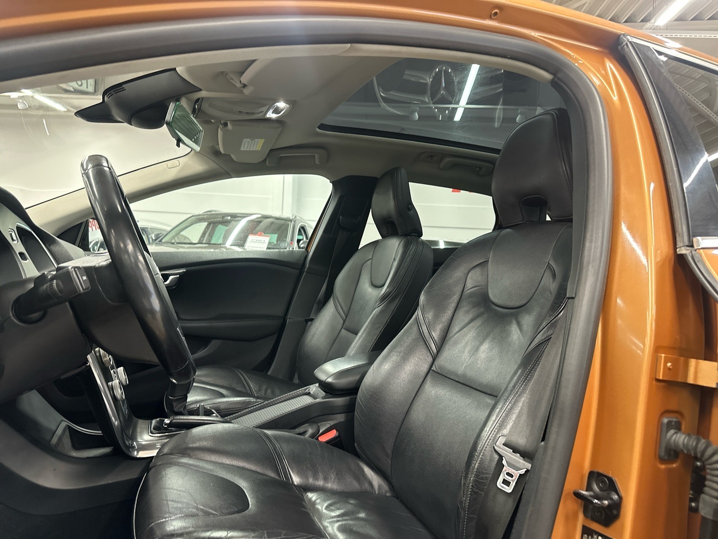 VOLVO V40 2012
