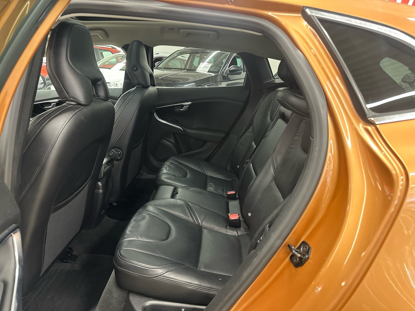 VOLVO V40 2012