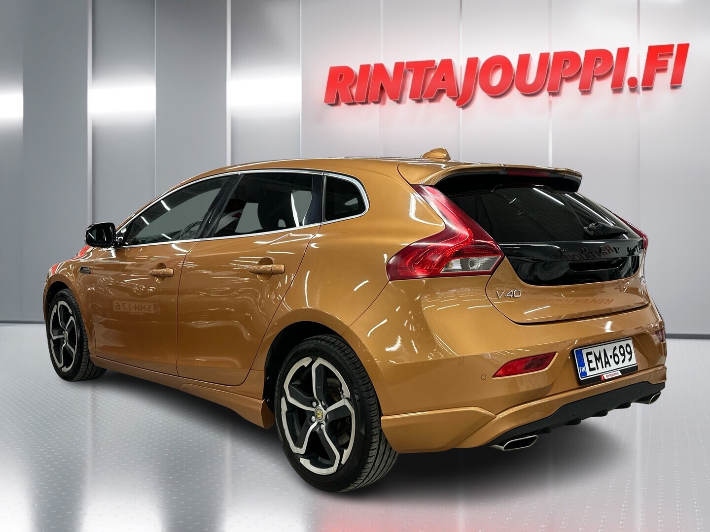 VOLVO V40 2012