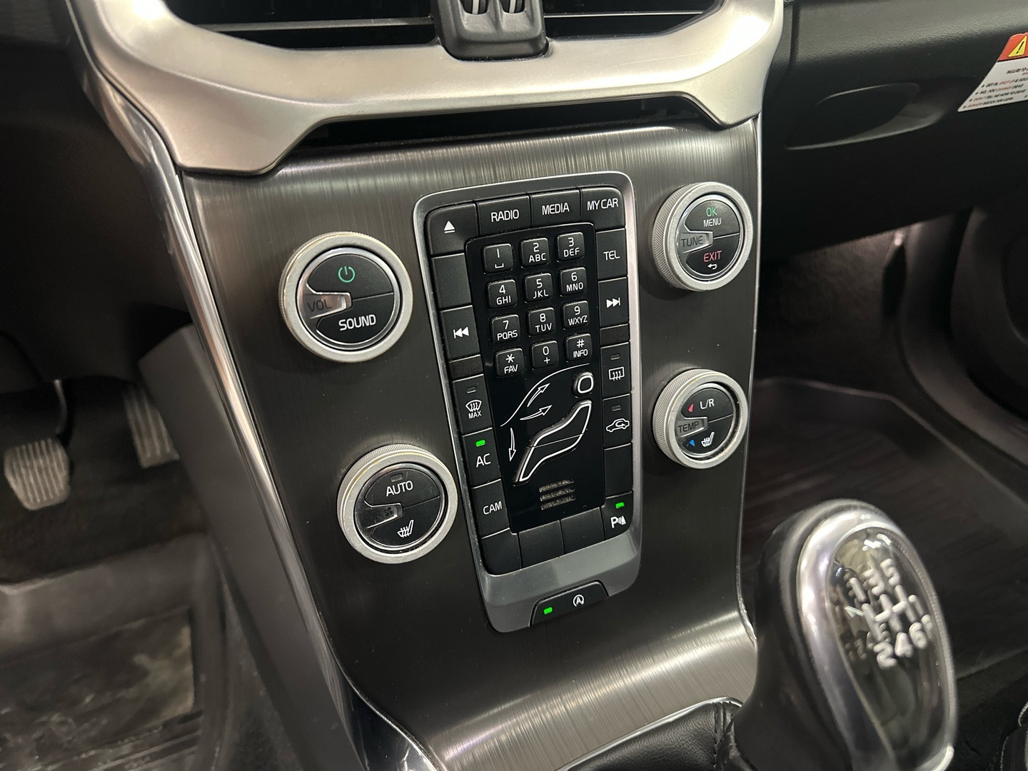 VOLVO V40 2012