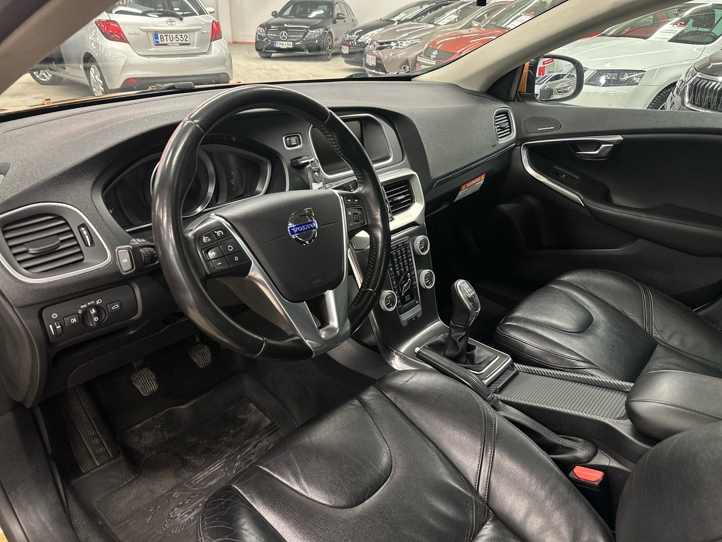 VOLVO V40 2012