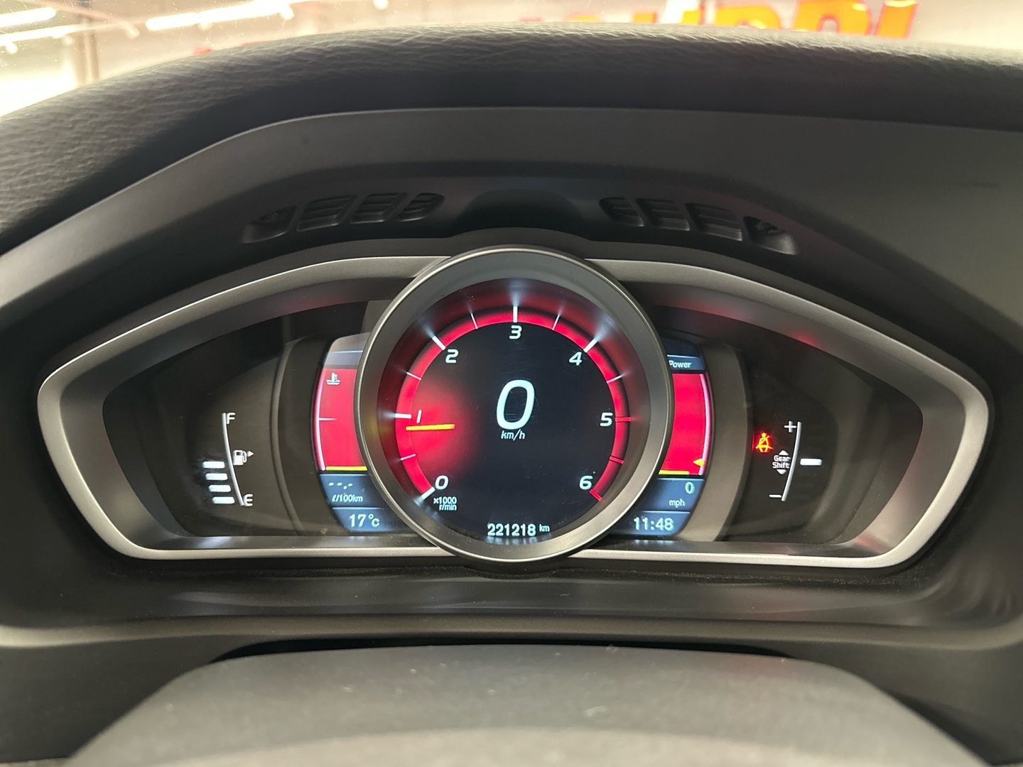 VOLVO V40 2012