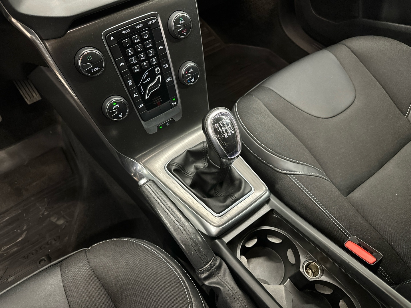 VOLVO V40 2012