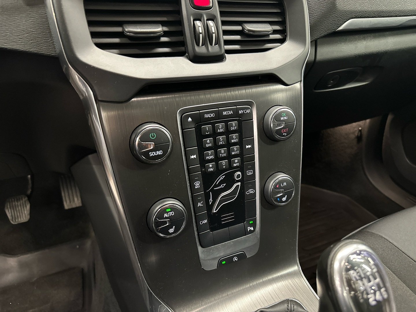 VOLVO V40 2012