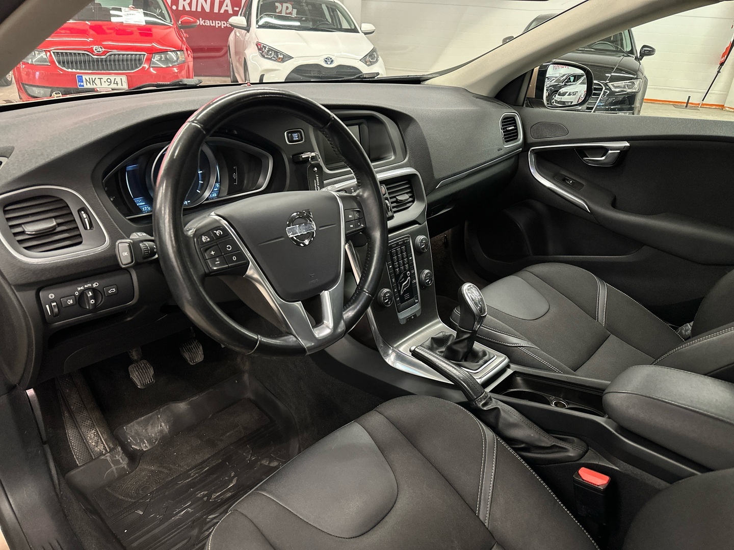VOLVO V40 2012