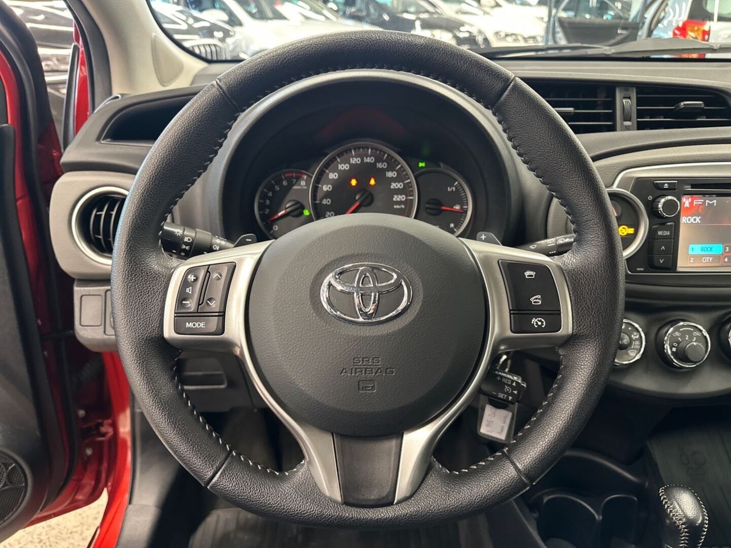 TOYOTA Yaris 2014