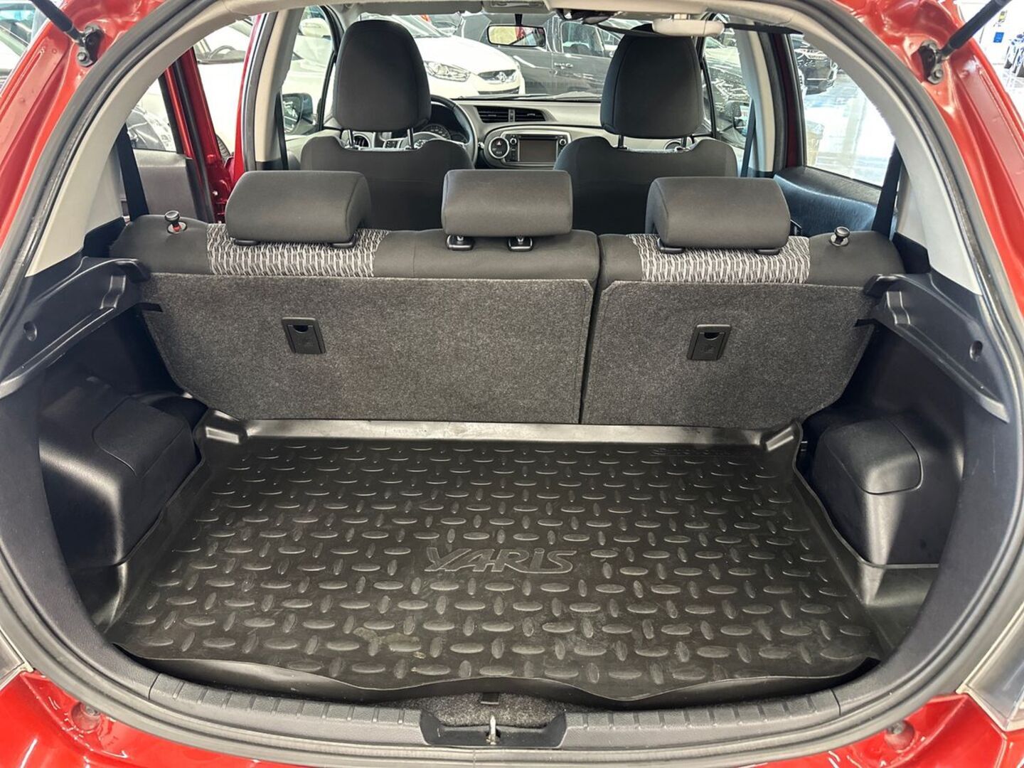 TOYOTA Yaris 2014