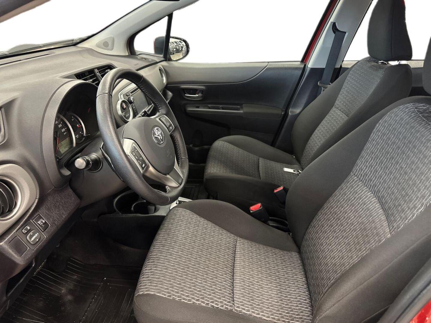 TOYOTA Yaris 2014