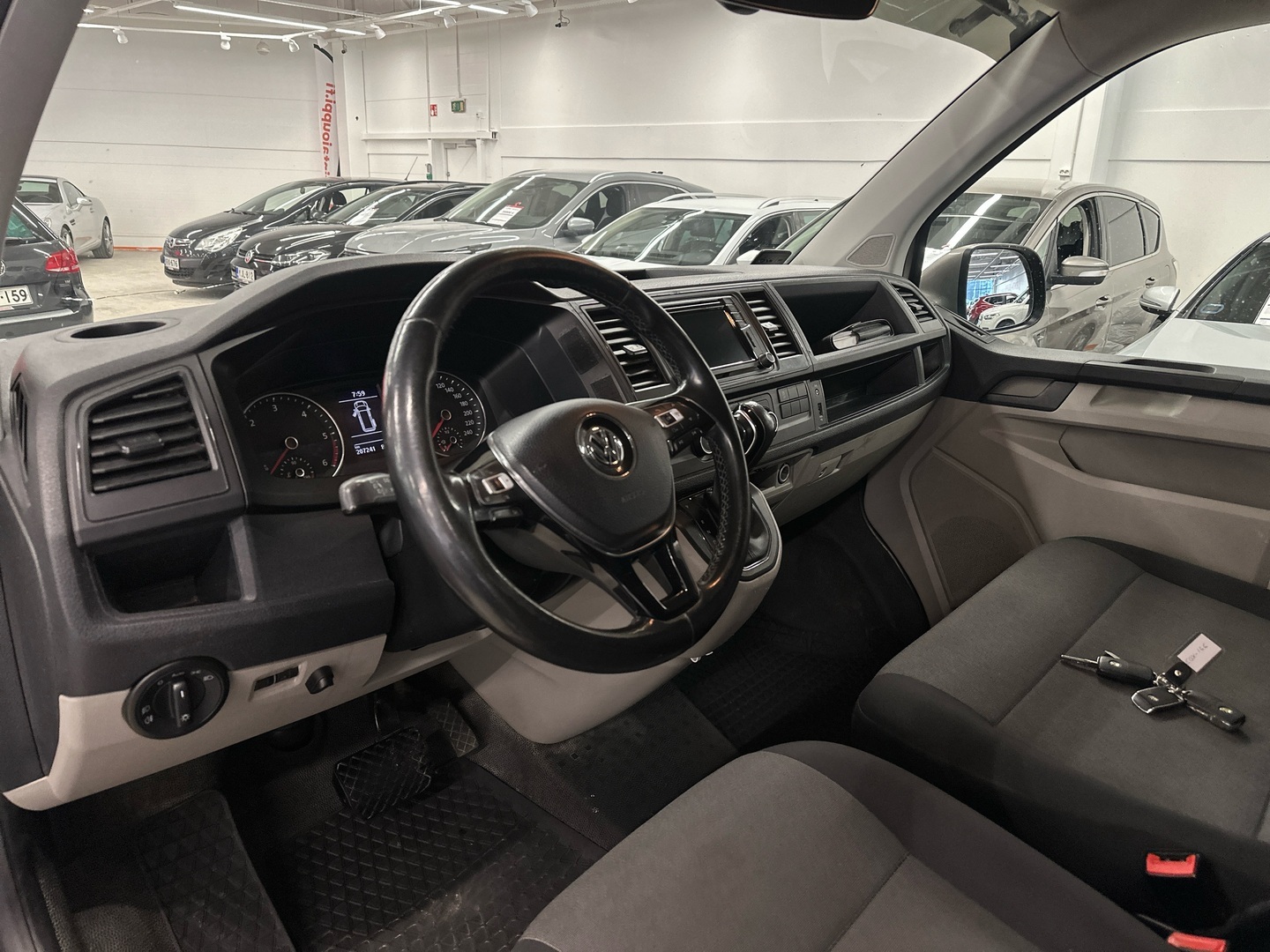 VOLKSWAGEN Transporter 2018