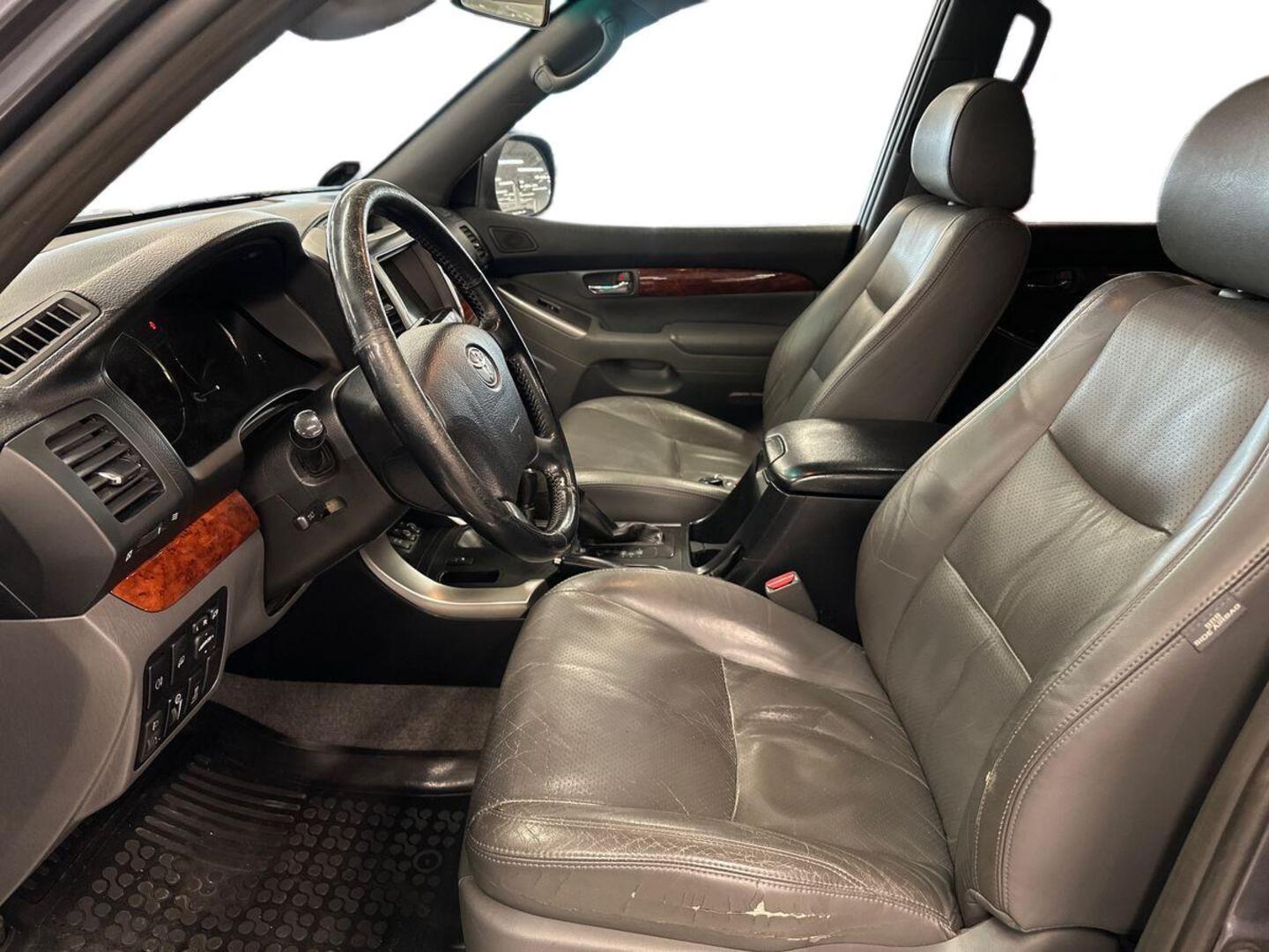 TOYOTA Land Cruiser 2007