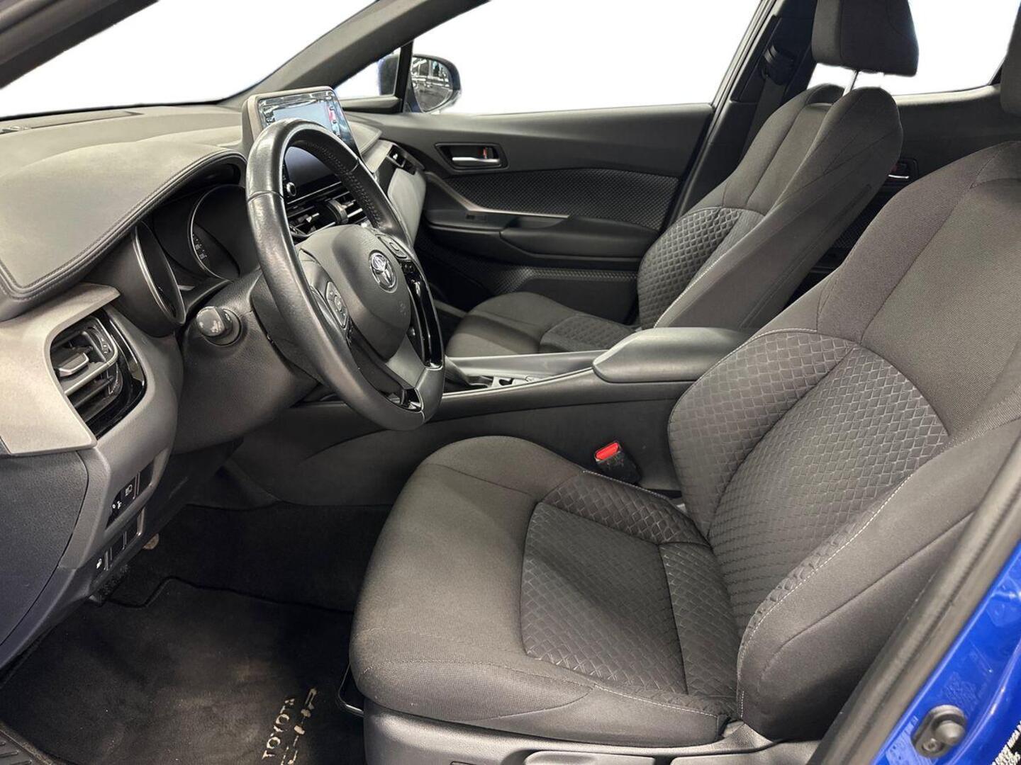 TOYOTA C-HR 2021