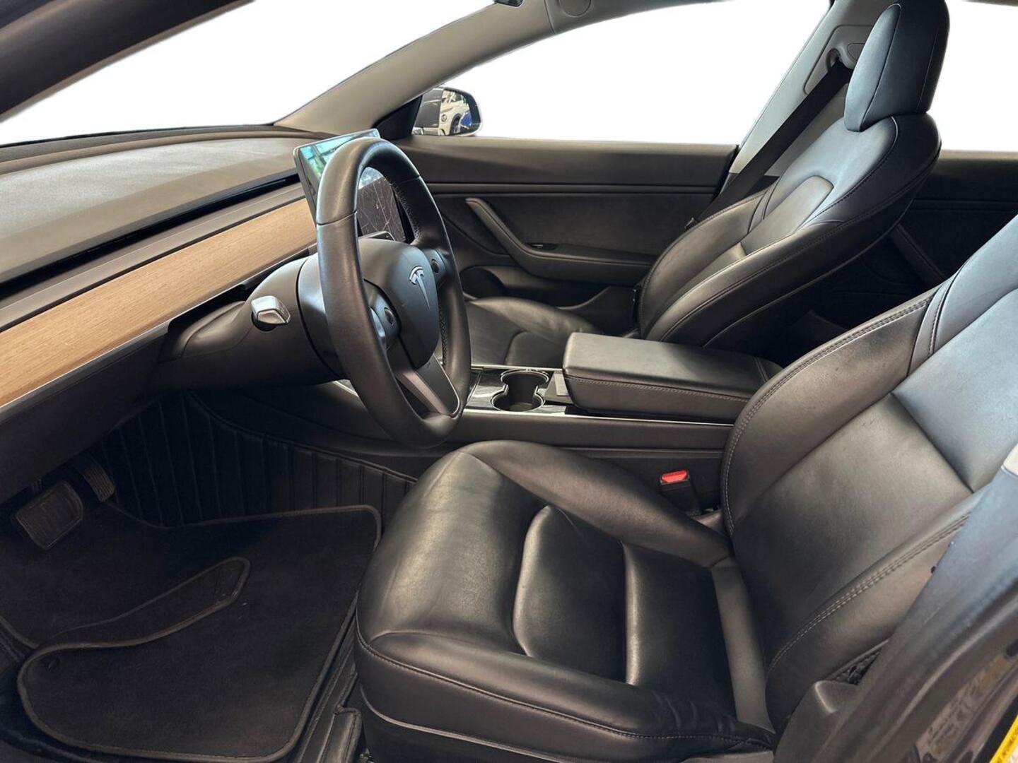 TESLA Model 3 2020