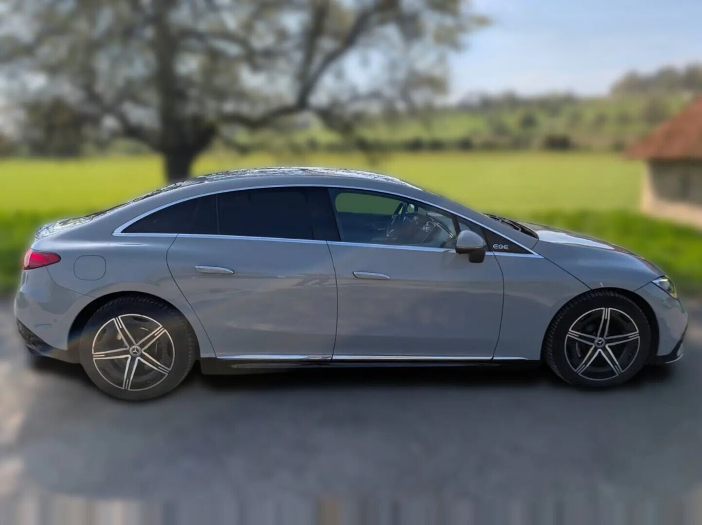 MERCEDES-BENZ EQE 2023