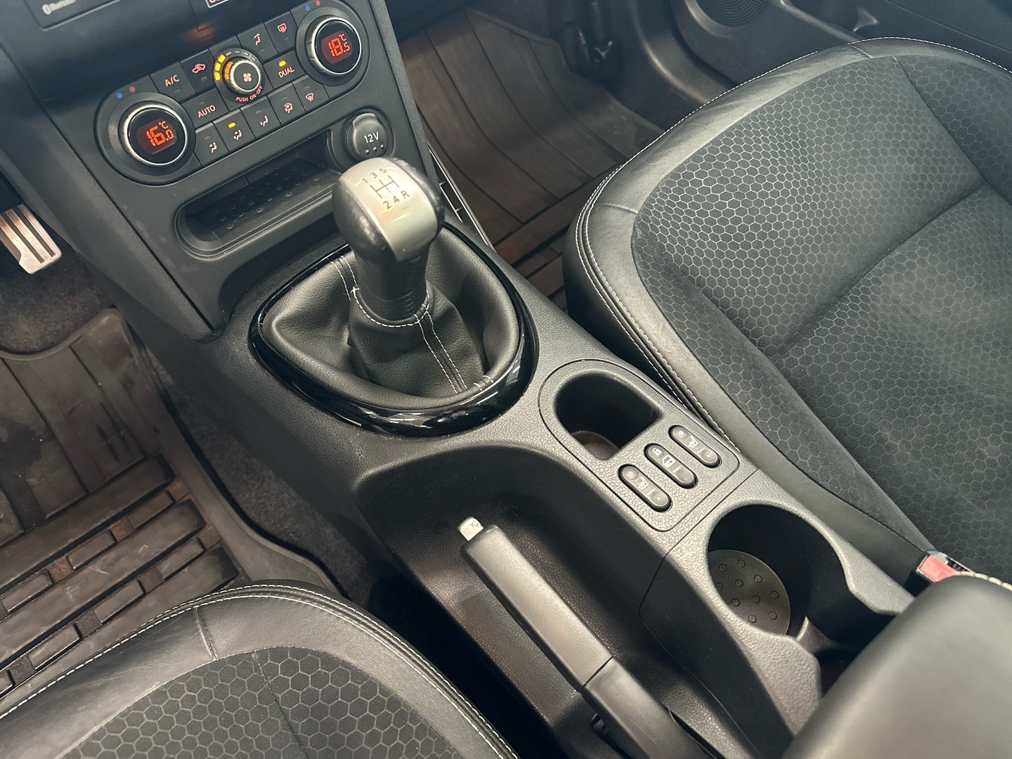 NISSAN Qashqai 2013