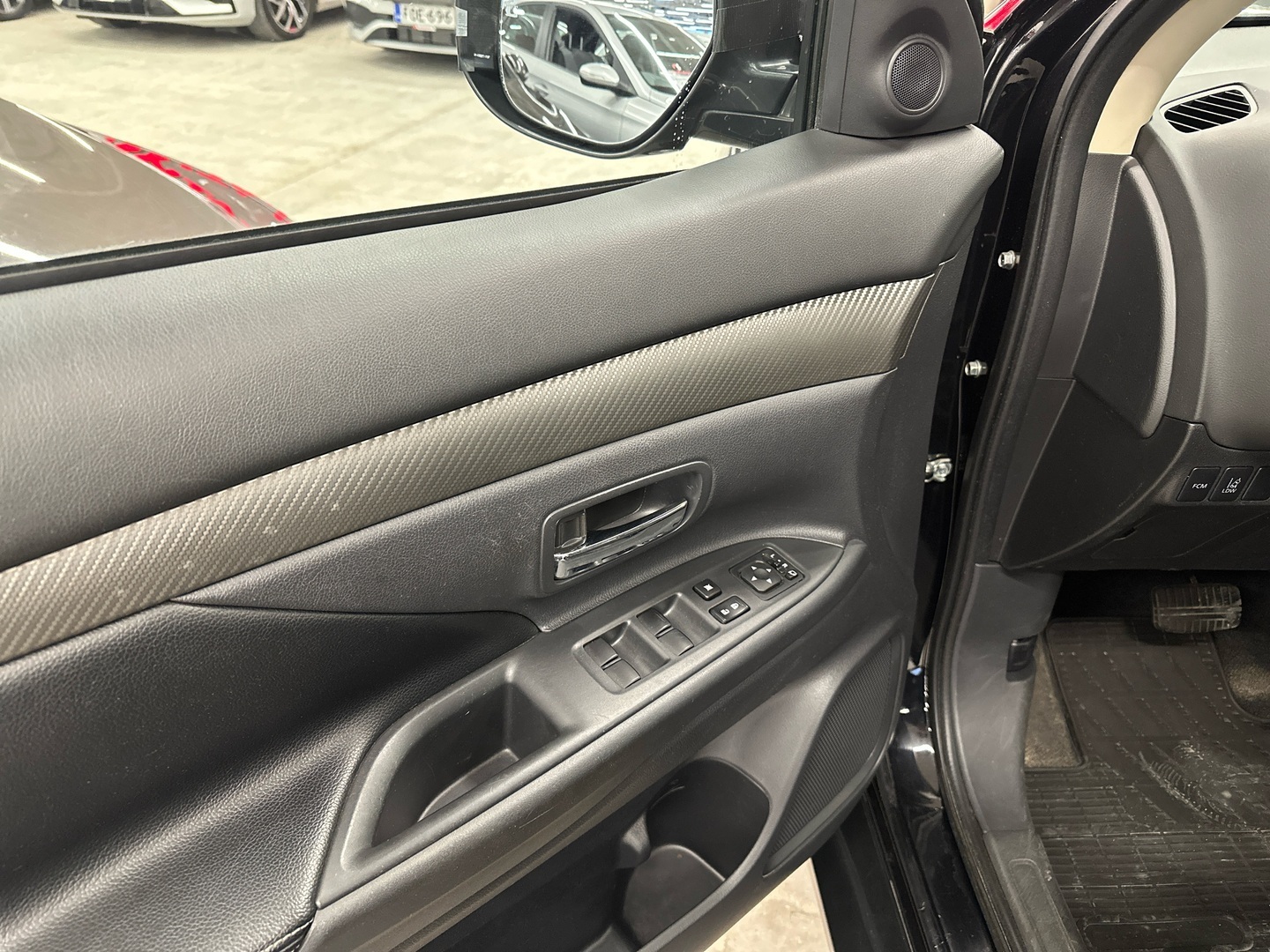 MITSUBISHI Outlander 2015