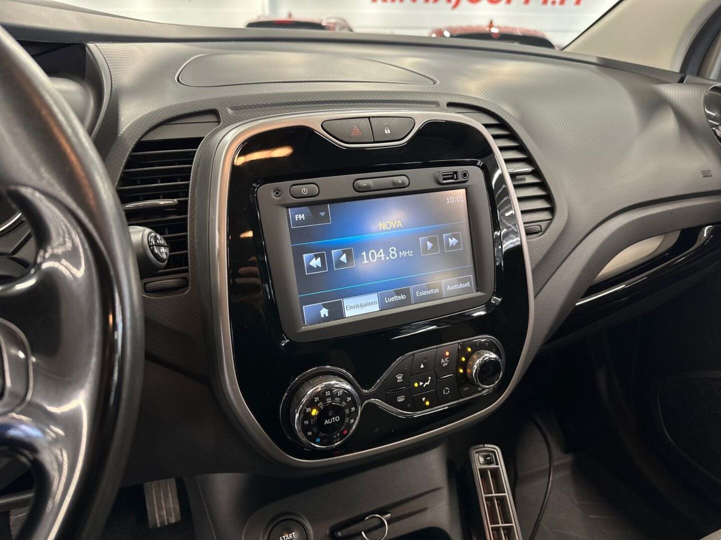 RENAULT Captur 2015