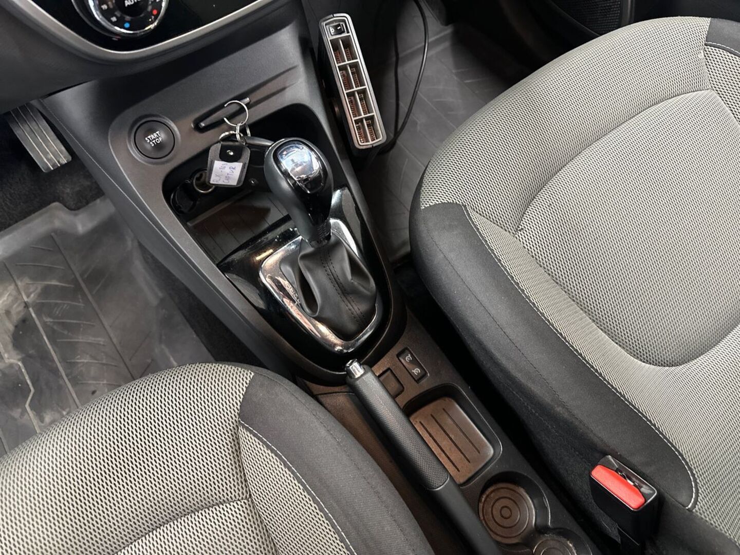 RENAULT Captur 2015