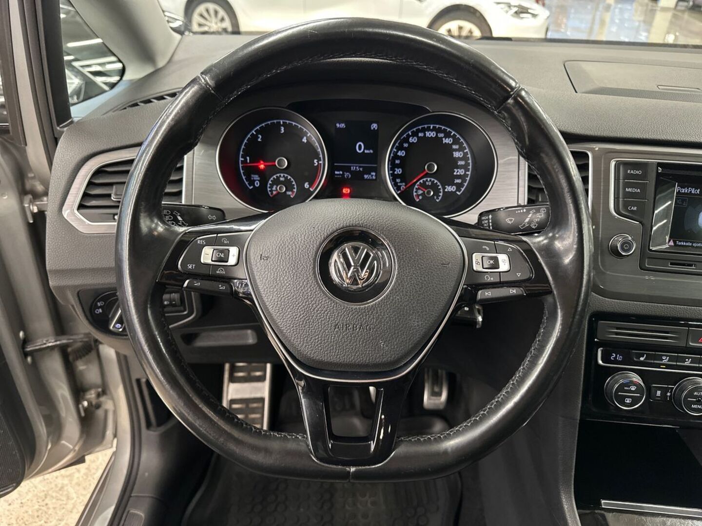 VOLKSWAGEN Golf Sportsvan 2016