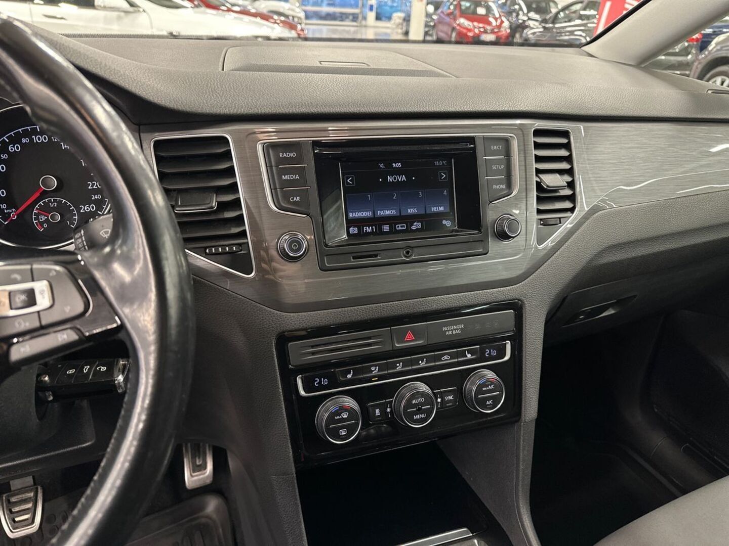 VOLKSWAGEN Golf Sportsvan 2016