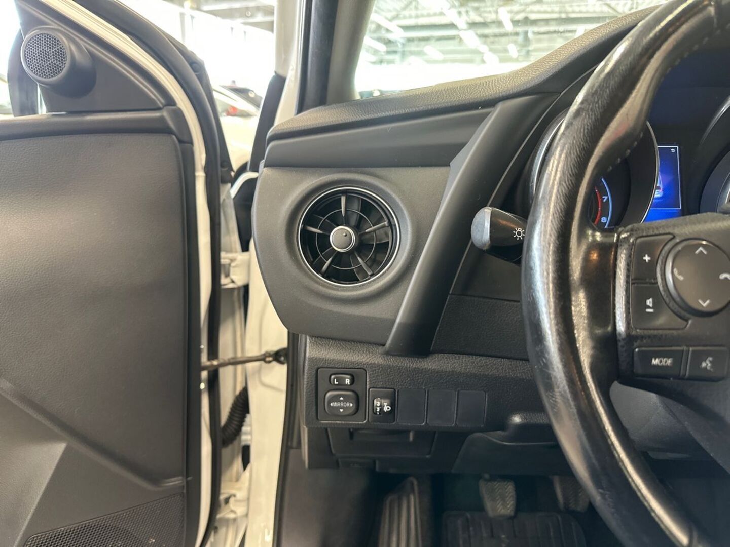 TOYOTA Auris 2017