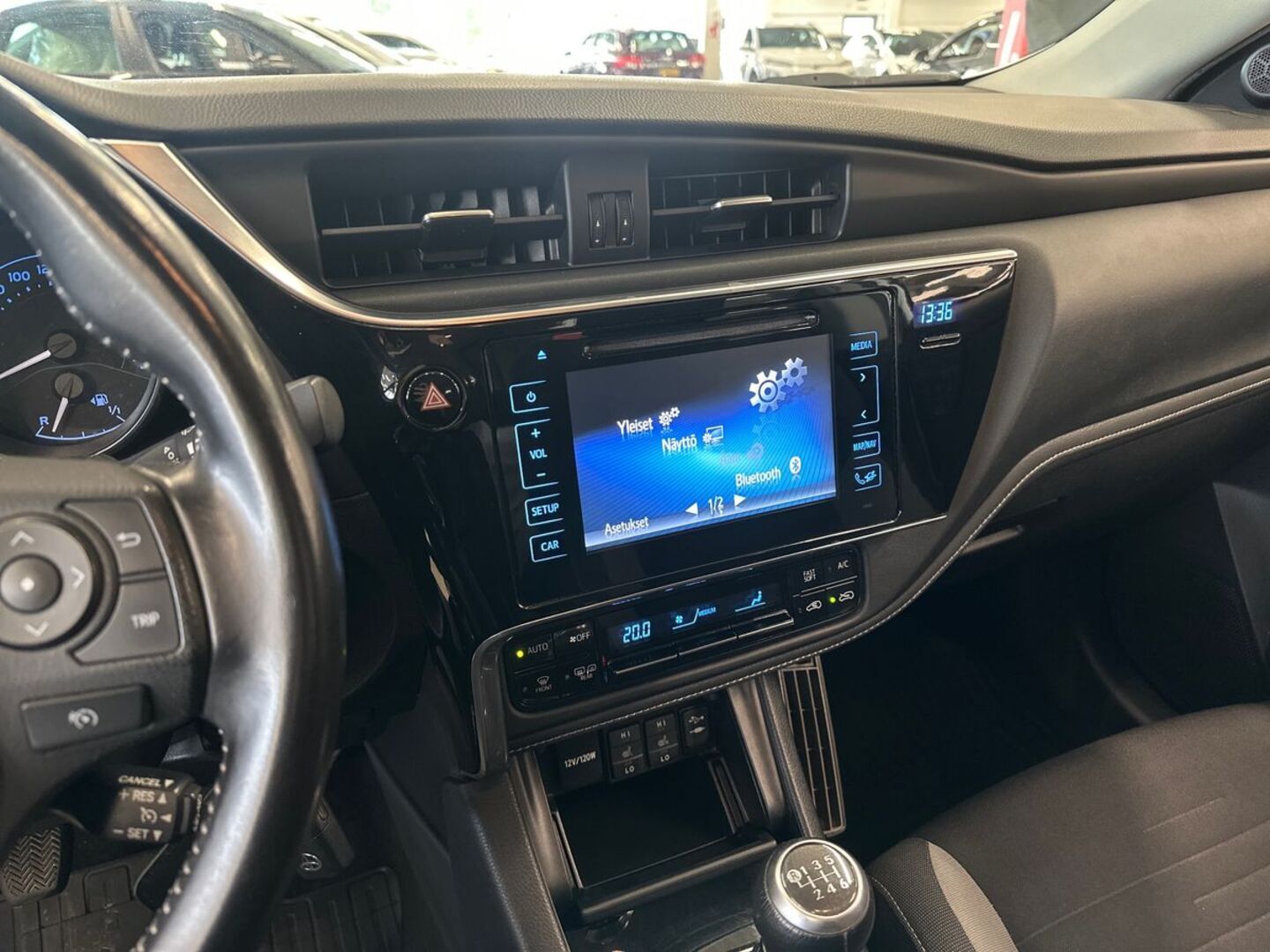 TOYOTA Auris 2017