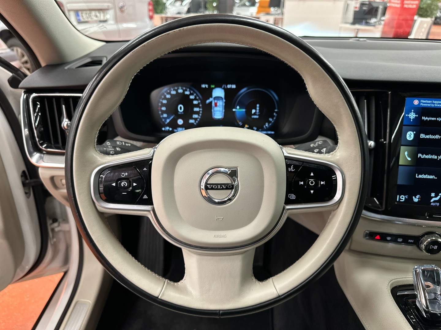 VOLVO V60 2020